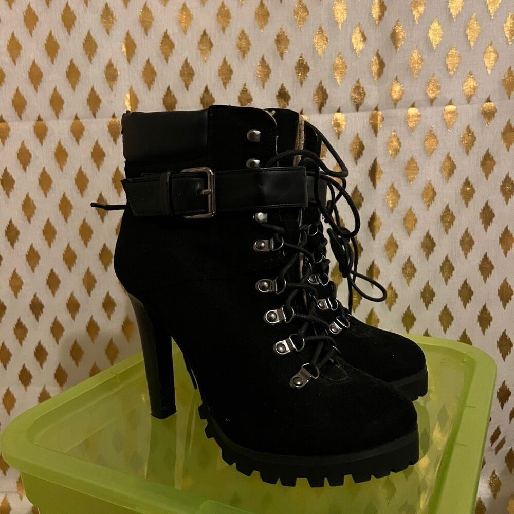Black goth Lace up boots booties ankle boot size 6.5